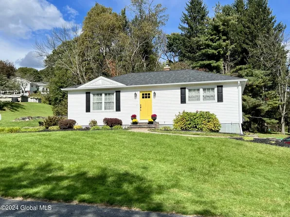 7 Dusenberry Road, Troy, NY 12182