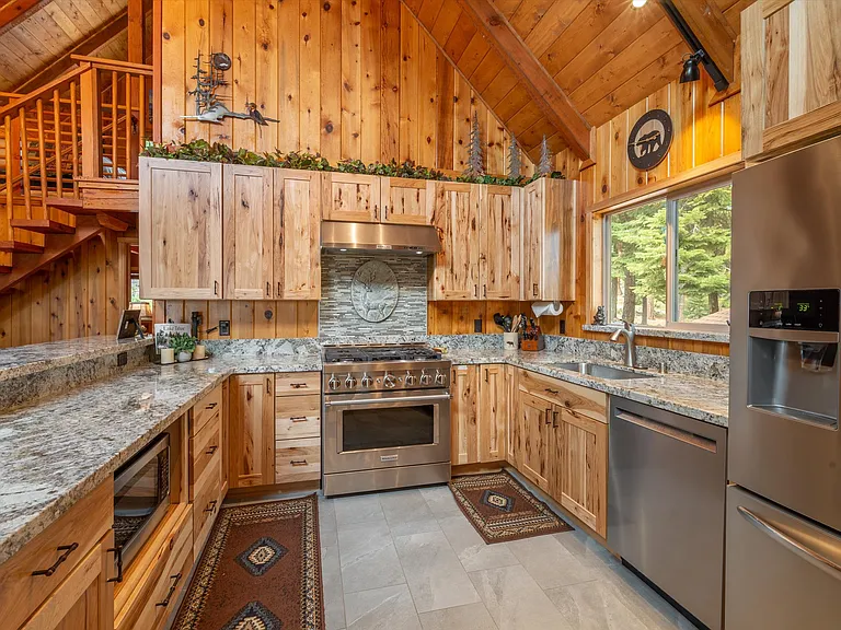 6431 Tamarack Rd — Photo 9