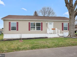 145 Dogwood Dr, Doylestown, PA 18901