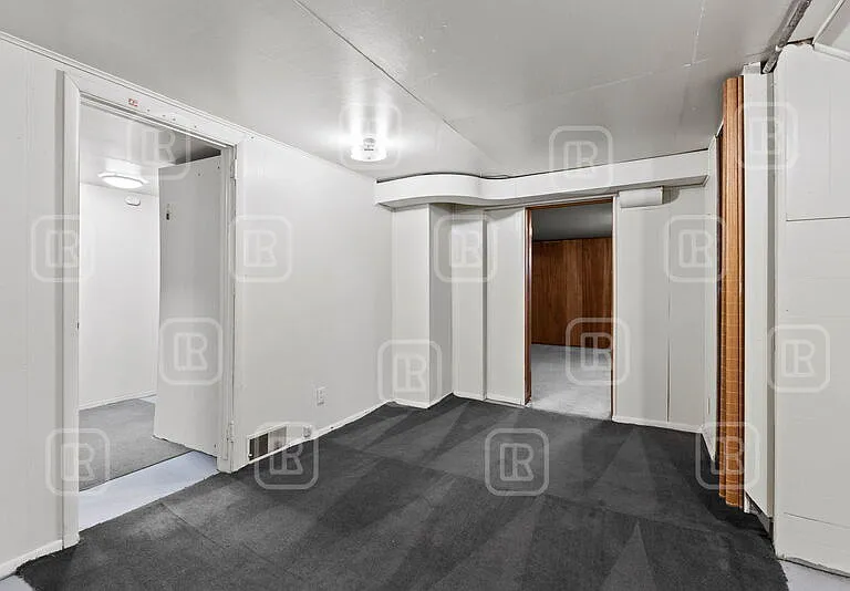 808 E Mission Ave — Photo 26