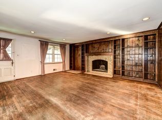 8104 Horseshoe Ln, Potomac, MD 20854