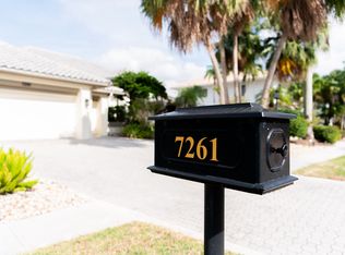 7261 Valencia Dr, Boca Raton, FL 33433