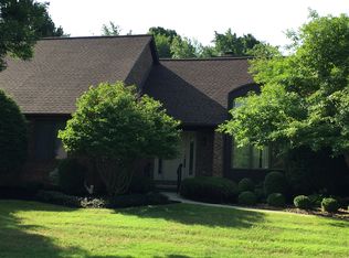 130 Hidden Ridge Cmn, Amherst, NY 14221