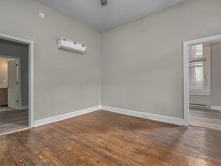2215 W Grace St #2 — Photo 5