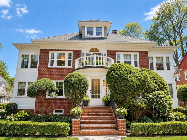 39 Greycliff Rd #1, Brighton, MA 02135