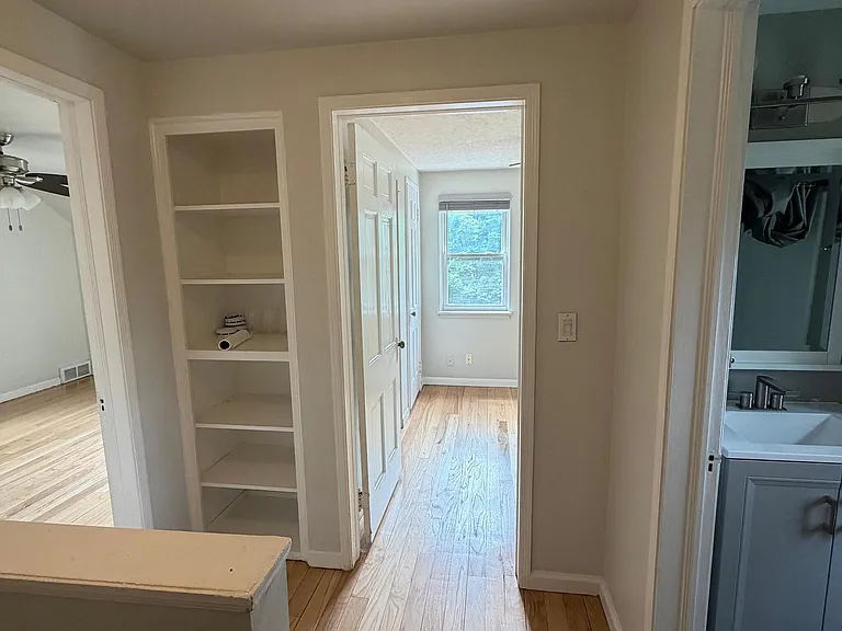 3770 Brewster St — Photo 20