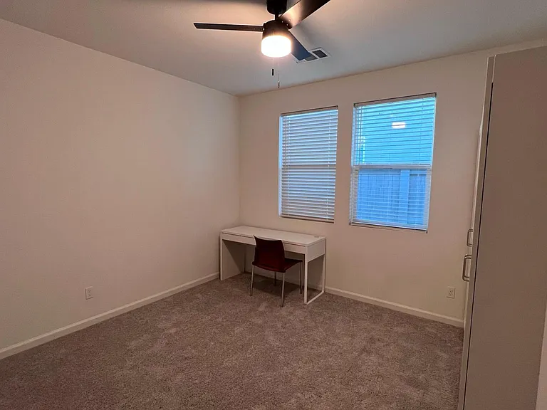 1400 Van Zee Dr — Photo 18