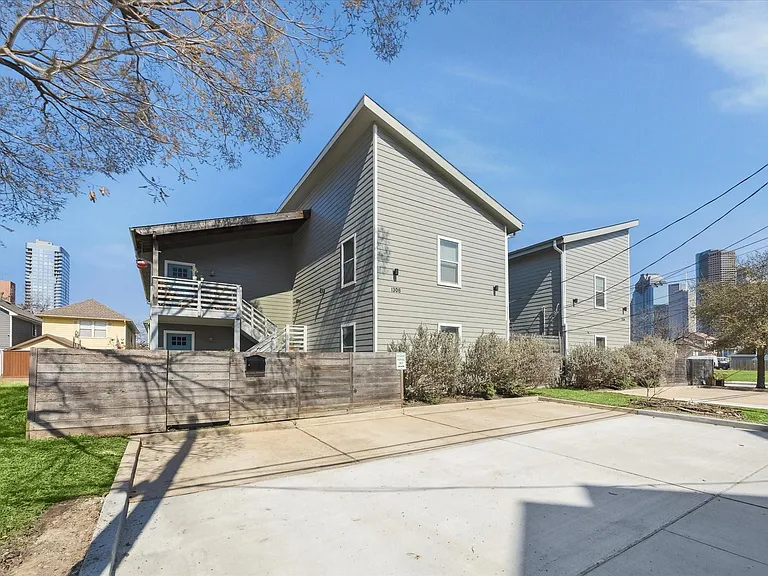 1308 Ruthven St #B — Photo 1