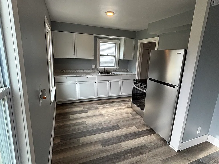 1311 Superior Ave — Photo 3