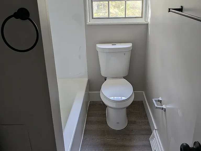 13842 Cedar Rd #1 — Photo 5