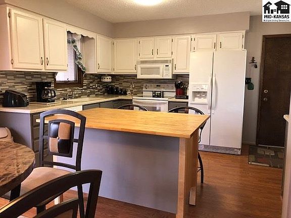 4th image of 2208 Westminster Dr