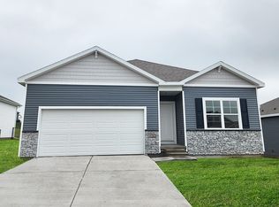 2751 Cecelia Dr, Hiawatha, IA 52233