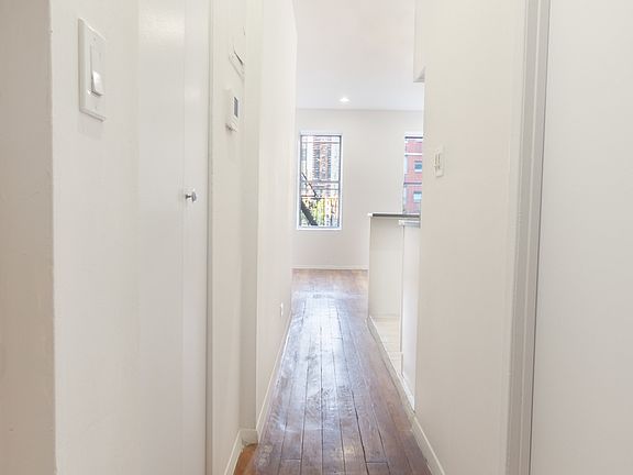 4th image of 410 W 36th St #3F