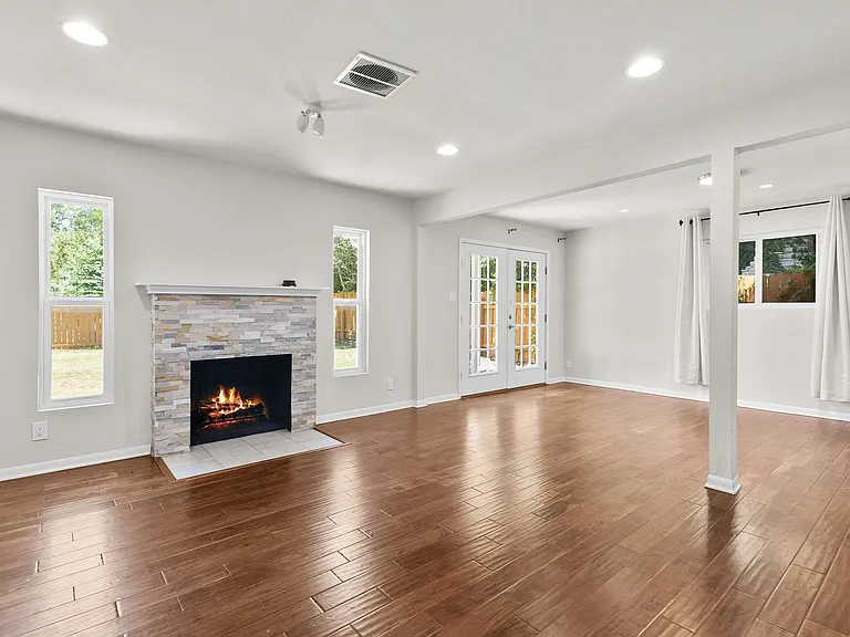 501 Arbor Ln — Photo 22