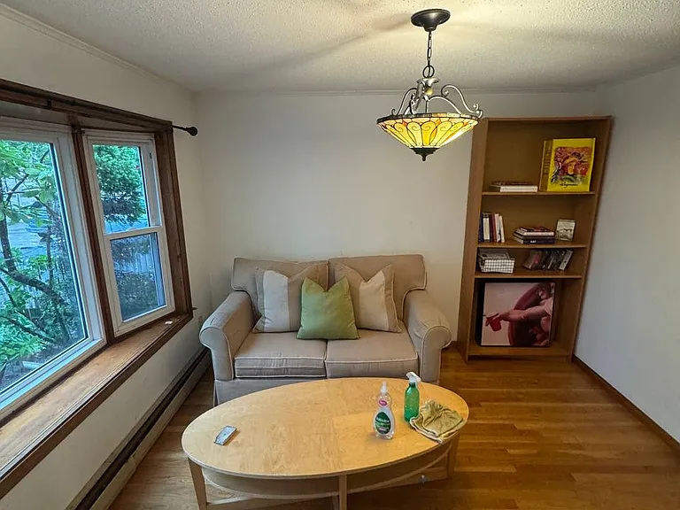 6 James Way — Photo 2