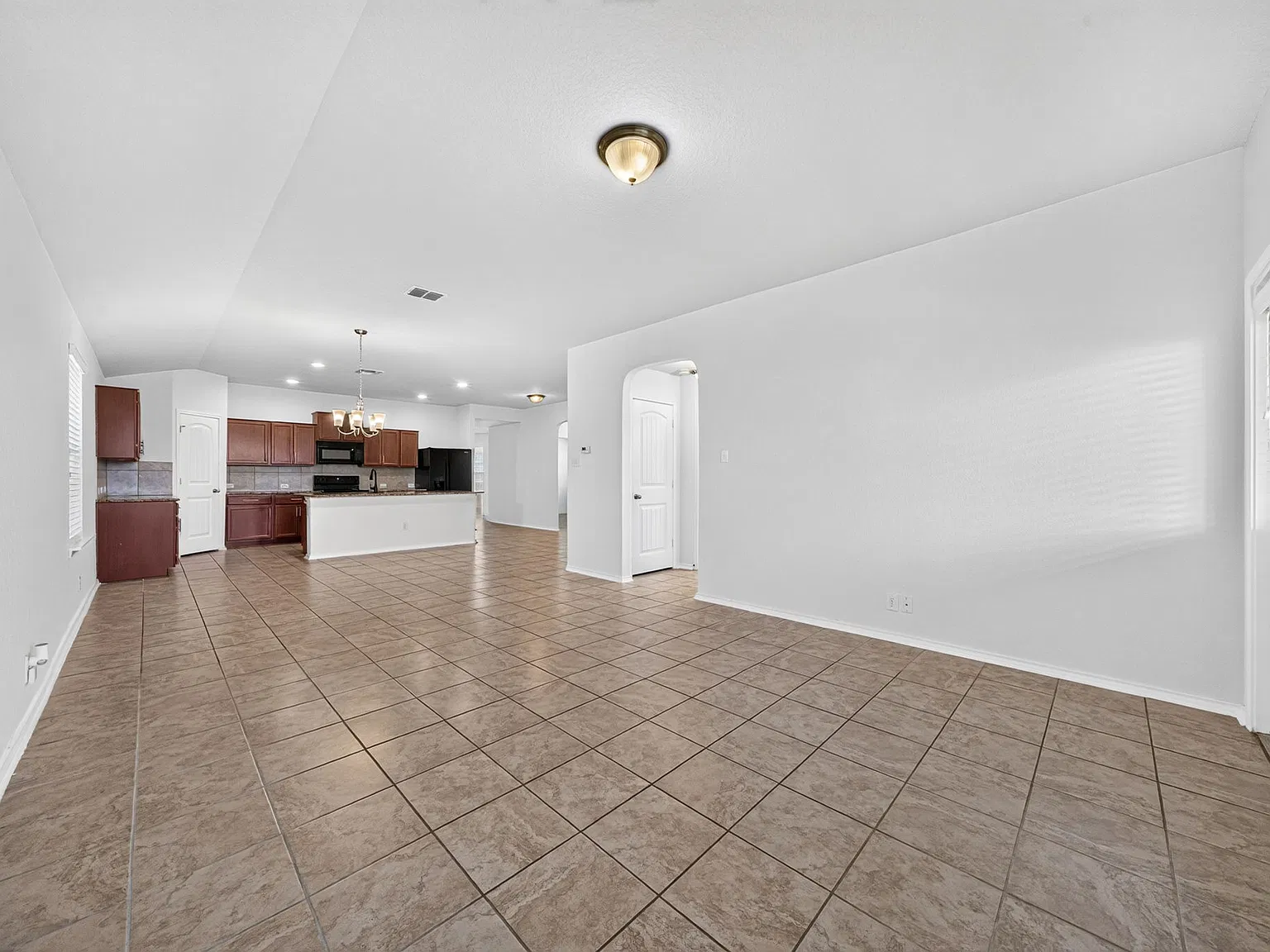 4 bed, 1703 sqft, $1,700 — Photo 3