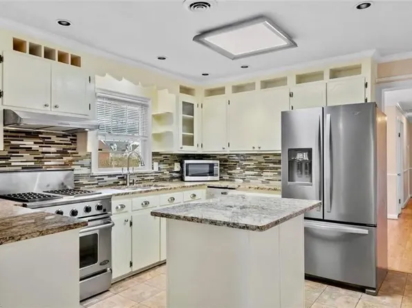 420 Rock Dr, Chesapeake, VA 23323