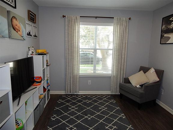 3rd image of 10023 Victoria Chase Ln