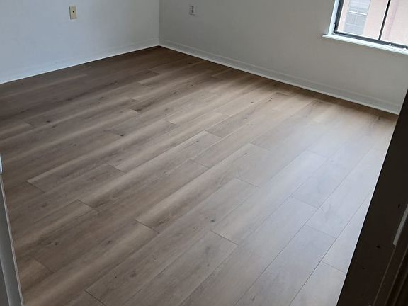 2nd image of 6127 Metrowest Blvd Unit 101