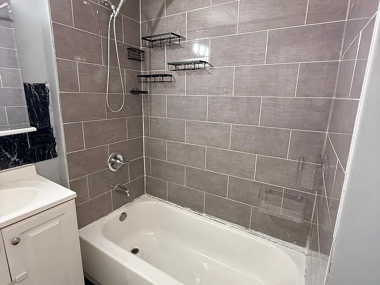 136 W 30th St #1R — Photo 6