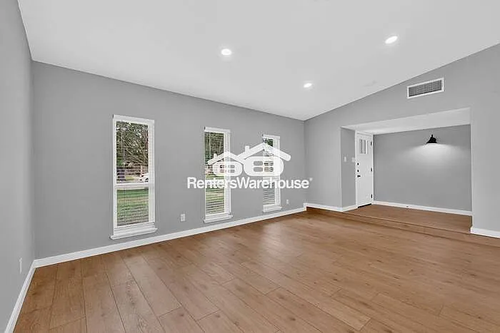 1207 Creekwood Ct — Photo 6