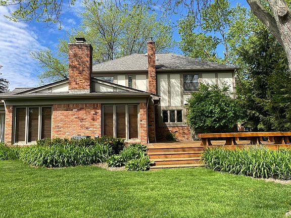 3rd image of 10964 Hillcrest Dr