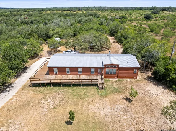 315 Austin, Tuleta, TX 78162