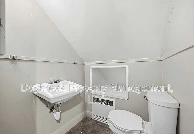 1221 5th St S — Photo 15