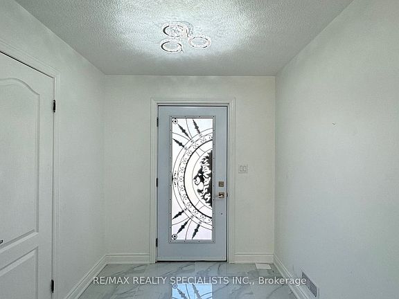 5th image of 505 Bridlewreath Ct #Lvl
