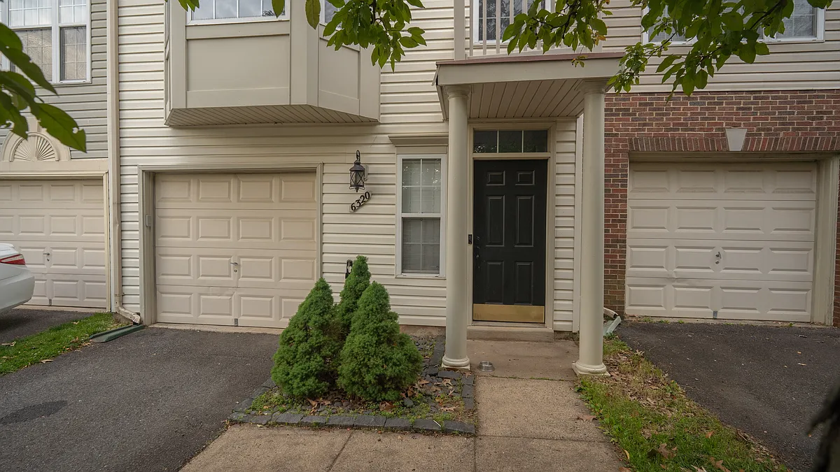 Building Photo - 6320 James Harris Way