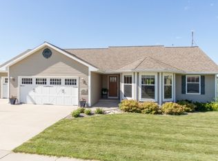 1919 Justin Dr, Omro, WI 54963