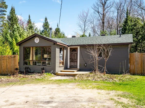 138 Moreau Pkwy, Tiny, ON L9M 0H3
