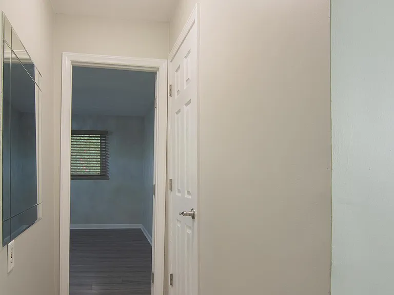 7908 Horse Chestnut Ln #7908 — Photo 25