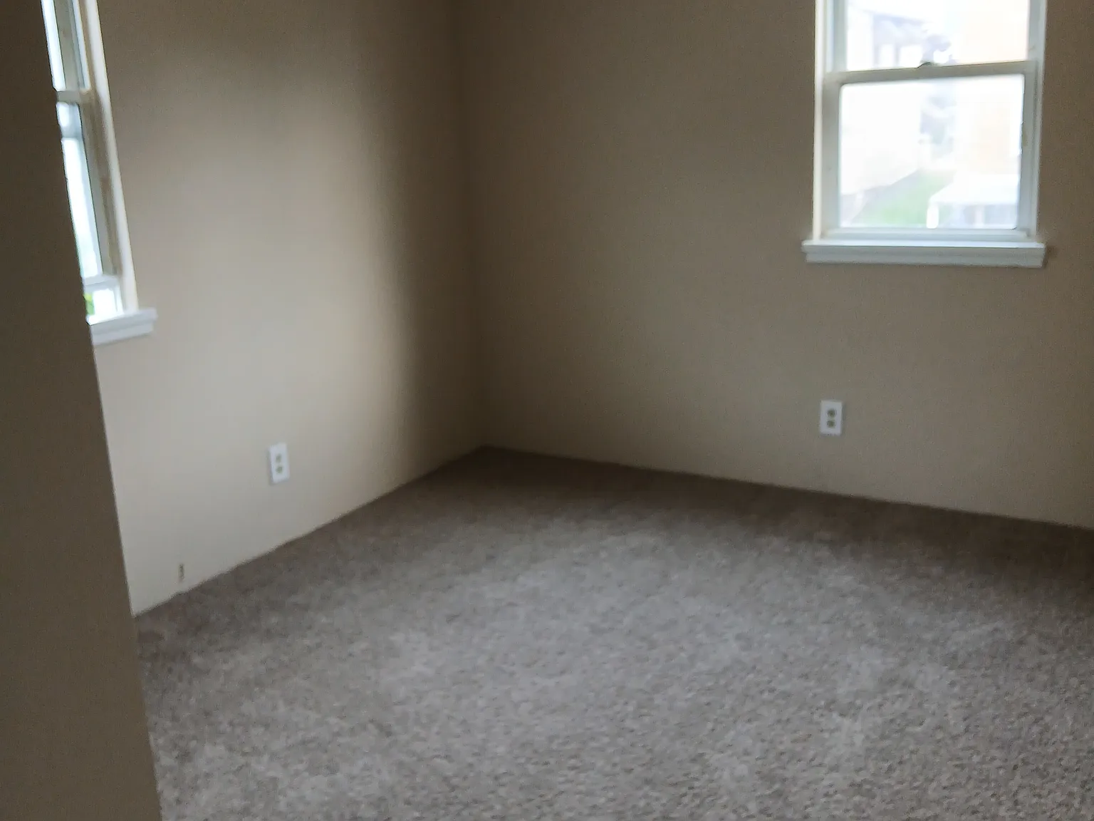 3 bed, 1100 sqft, $925 — Photo 4