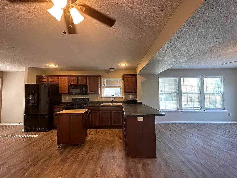 9869 N Lewis Ave — Photo 7