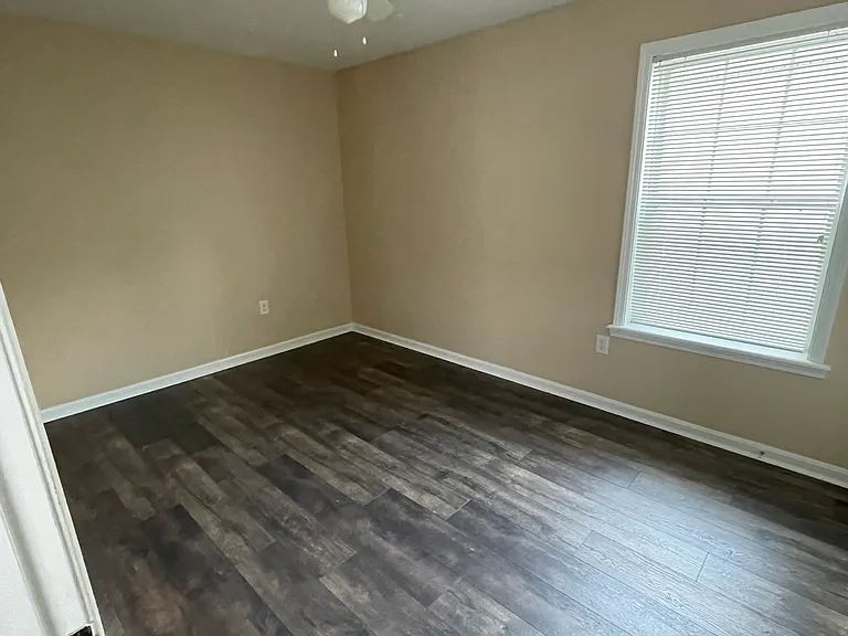 710 Finzer St — Photo 21