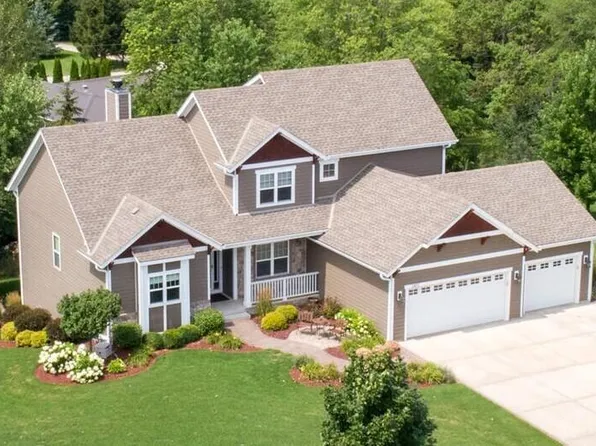 1875 Highland COURT, Slinger, WI 53086