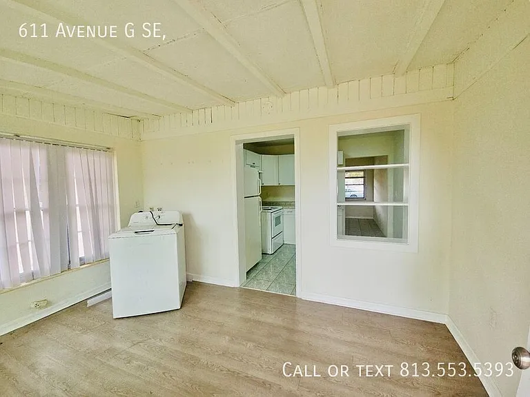 611 Avenue G SE — Photo 7