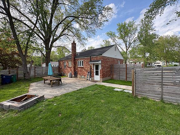 4th image of 9766 Warson Pl