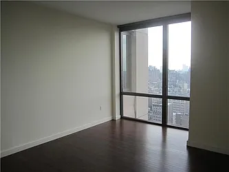 Rented by R New York