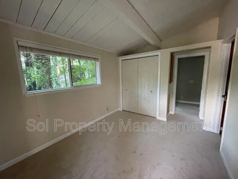 175 S Redwood Dr — Photo 13