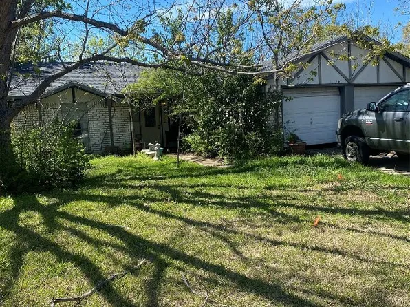 1134 Estes St, Benbrook, TX 76126