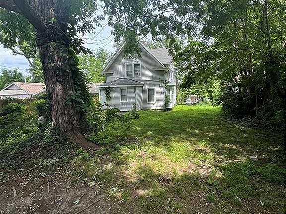 2nd image of 720 Newton Ave