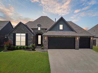 1502 E Roanoke Pl, Broken Arrow, OK 74011