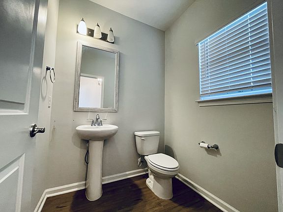 Downstairs Half Bathroom_10252022