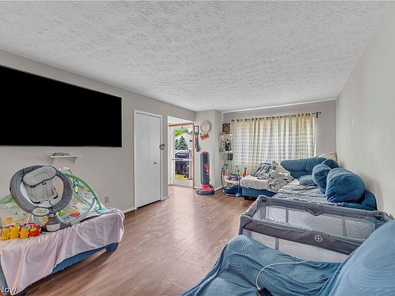 3rd image of 4300 Hyde Park Unit 7