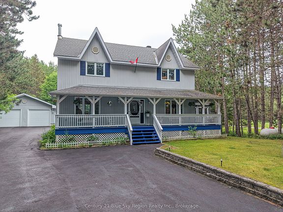 3rd image of 310 Pinecreek Cres N
