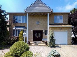 16 Francis Pl, Staten island, NY 10304