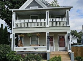 1033 Harlem Blvd, Rockford, IL 61103