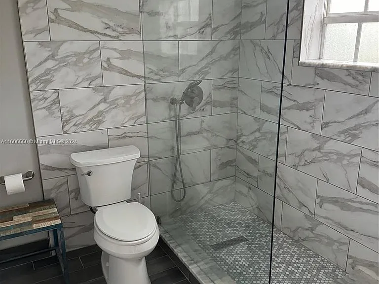 57 NE 24th St #61-B — Photo 3